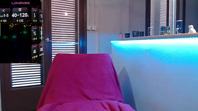 JennaDeluxe online show from April 30, 2026, 6:53 am