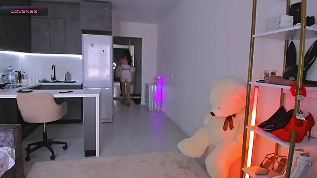 princess ashley  online show from March 18, 2026, 10:29 am