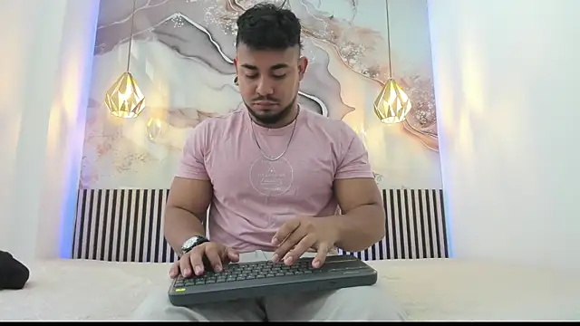 BrianMalonee online show from September 22, 2025, 12:18 pm