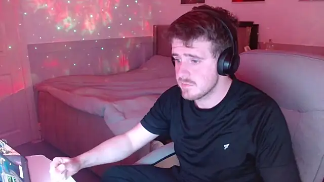 Snapshot of maxy49 chatting on November 22, 2025, 3:00 pm maxy49 online show from November 22, 2025, 3:00 pm