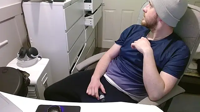 Snapshot of maxy49 chatting on January 11, 2026, 5:40 pm maxy49 online show from January 11, 2026, 5:40 pm