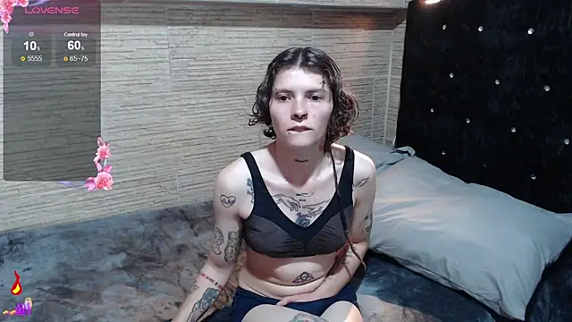 pretty cristal69 online show from October 28, 2025, 2:15 am