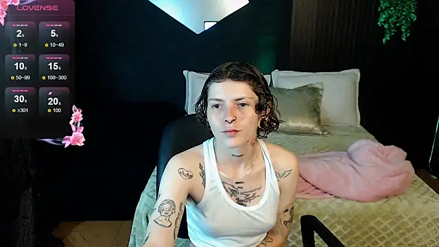 pretty cristal69 online show from February 5, 2026, 11:59 am