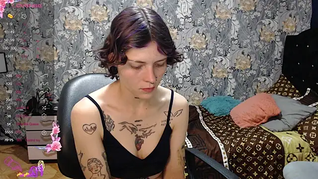 pretty cristal69 online show from April 23, 2026, 11:18 pm
