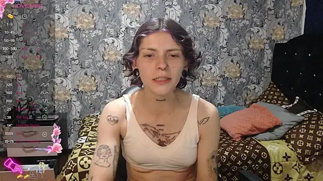 pretty cristal69 online show from April 25, 2026, 2:14 am