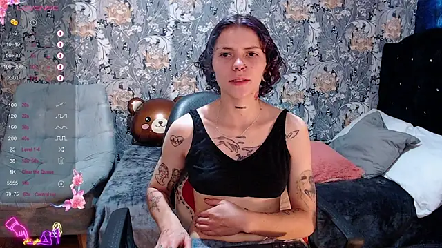 pretty cristal69 online show from May 3, 2026, 1:28 pm