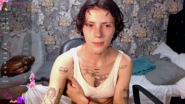 pretty cristal69 online show from June 10, 2026, 11:24 pm