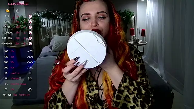 Miss Maya Mils online show from December 31, 2024, 4:06 am