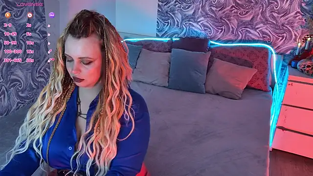 Miss Maya Mils online show from June 14, 2026, 2:24 am