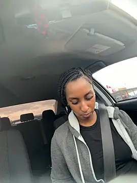 Your Paris online show from November 18, 2025, 6:34 pm