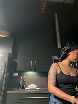 Your Paris online show from February 7, 2026, 10:46 pm