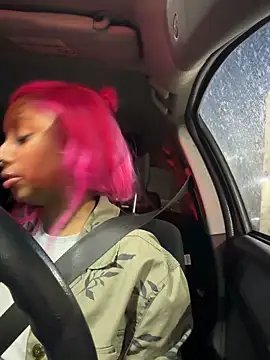 Your Paris online show from February 11, 2026, 1:10 am