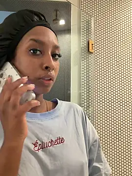 Your Paris online show from March 2, 2026, 5:42 pm