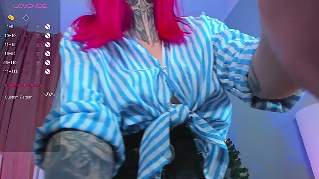 Snapshot of Roxy_____ chatting on January 5, 2025, 2:38 am Roxy online show from January 5, 2025, 2:38 am