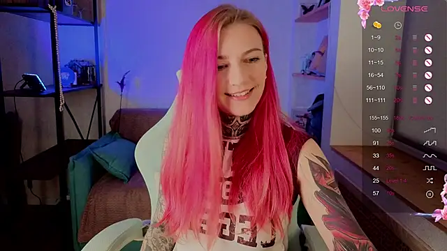 Snapshot of Roxy_____ chatting on November 11, 2025, 6:24 am Roxy online show from November 11, 2025, 6:24 am