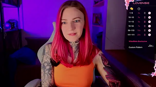 Snapshot of Roxy_____ chatting on December 14, 2025, 8:57 pm Roxy online show from December 14, 2025, 8:57 pm