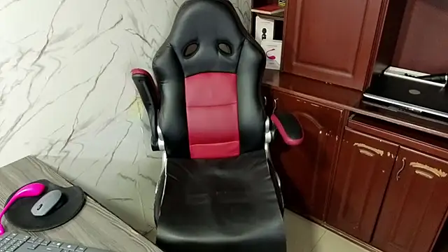 MissEscarleth online show from October 31, 2025, 1:28 am