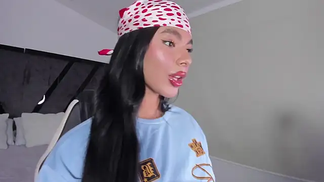 IsabelleFoxx  online show from October 21, 2025, 10:10 pm