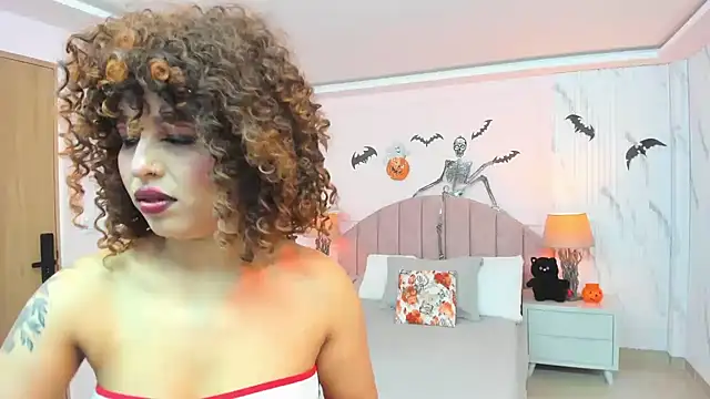 Snapshot of MadelaineJones chatting on October 27, 2025, 8:13 pm MadelaineJones online show from October 27, 2025, 8:13 pm