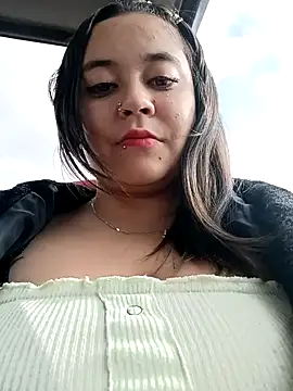 Snapshot of Cristal__04 chatting on December 9, 2024, 8:33 pm Cristal 04 online show from December 9, 2024, 8:33 pm