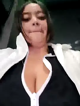 Snapshot of Cristal__04 chatting on March 7, 2025, 11:38 pm Cristal 04 online show from March 7, 2025, 11:38 pm
