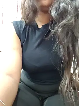 Snapshot of MohiniHott chatting on September 21, 2025, 6:48 am MohiniHott online show from September 21, 2025, 6:48 am