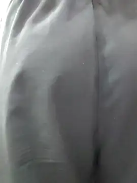 Snapshot of MohiniHott chatting on October 4, 2025, 6:33 am MohiniHott online show from October 4, 2025, 6:33 am