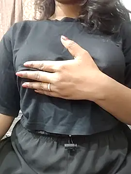 Snapshot of MohiniHott chatting on April 1, 2026, 5:52 am MohiniHott online show from April 1, 2026, 5:52 am