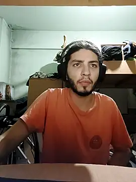 kleineid77 online show from October 29, 2025, 10:00 pm