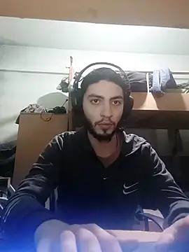 kleineid77 online show from December 1, 2025, 8:25 pm