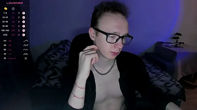Alex silents online show from December 11, 2024, 2:22 pm