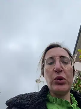 Snapshot of casalinga88 chatting on February 24, 2025, 11:32 am casalinga88 online show from February 24, 2025, 11:32 am