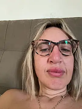 Snapshot of casalinga88 chatting on March 8, 2025, 8:22 am casalinga88 online show from March 8, 2025, 8:22 am