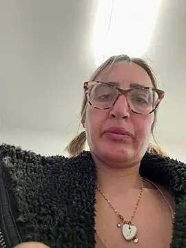 Snapshot of casalinga88 chatting on March 18, 2025, 4:37 pm casalinga88 online show from March 18, 2025, 4:37 pm