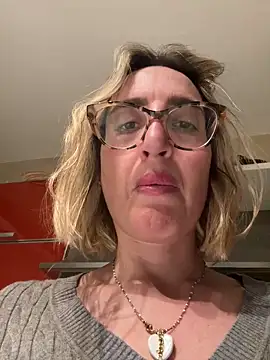 Snapshot of casalinga88 chatting on March 19, 2025, 6:23 pm casalinga88 online show from March 19, 2025, 6:23 pm