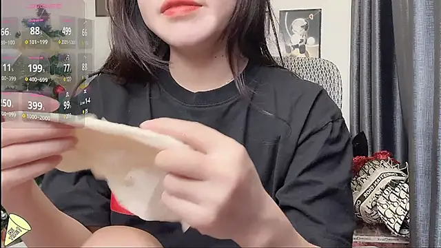 Berrysweet 68 online show from February 12, 2025, 1:37 pm