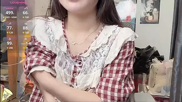Berrysweet 68 online show from February 25, 2025, 2:03 am