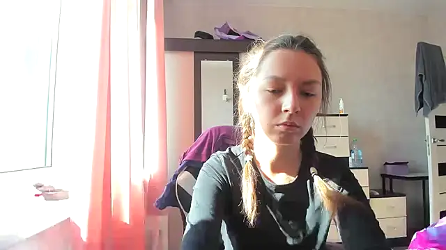 Adela Vetta online show from March 18, 2025, 10:03 am