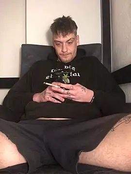 Simboxxx040 online show from March 22, 2025, 7:47 am