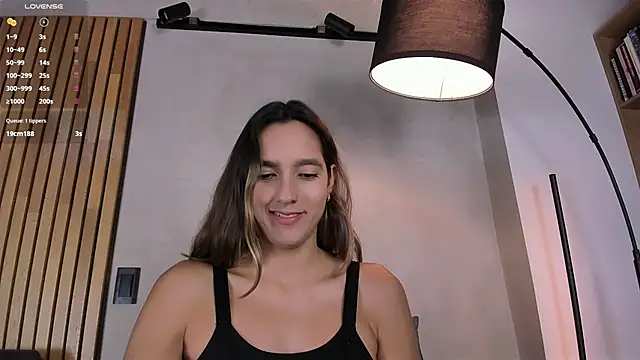 Snapshot of honeyhot69__ chatting on February 23, 2025, 11:33 am honeyhot69 online show from February 23, 2025, 11:33 am