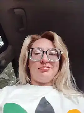 xWhoreAbleX Pika online show from December 2, 2025, 4:24 pm