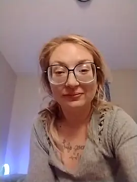 xWhoreAbleX Pika online show from December 18, 2025, 1:33 am