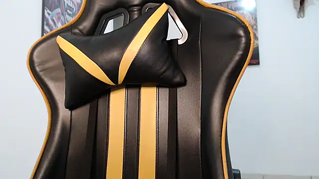 CrisBathoryxxx online show from January 17, 2025, 10:45 pm