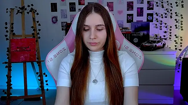 Snapshot of AliceCharmy chatting on September 19, 2025, 10:05 am AliceCharmy online show from September 19, 2025, 10:05 am