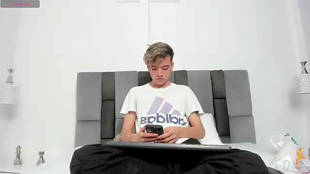 bunny maxi online show from December 14, 2024, 7:46 pm