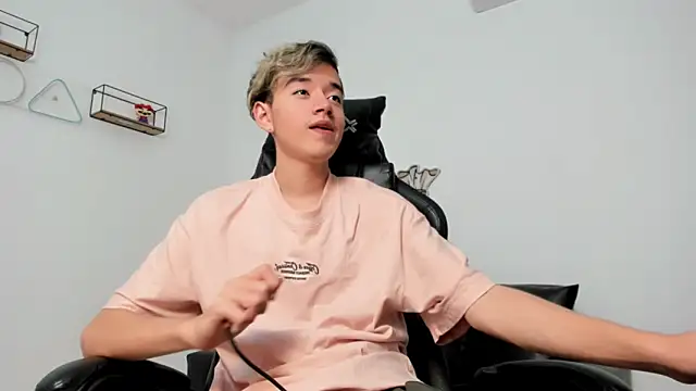 bunny maxi online show from March 10, 2025, 3:41 pm