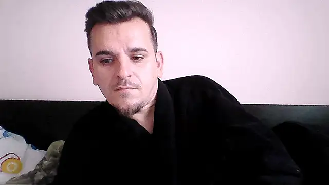 Snapshot of Huge_cock22cm chatting on October 6, 2025, 7:28 am Huge cock22cm online show from October 6, 2025, 7:28 am