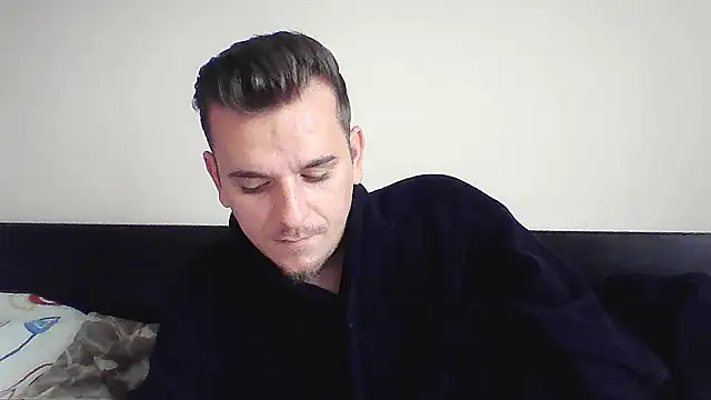 Snapshot of Huge_cock22cm chatting on October 8, 2025, 10:35 am Huge cock22cm online show from October 8, 2025, 10:35 am