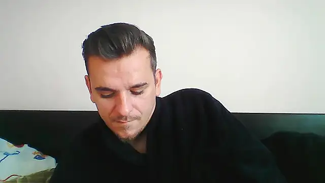 Snapshot of Huge_cock22cm chatting on October 10, 2025, 8:35 am Huge cock22cm online show from October 10, 2025, 8:35 am