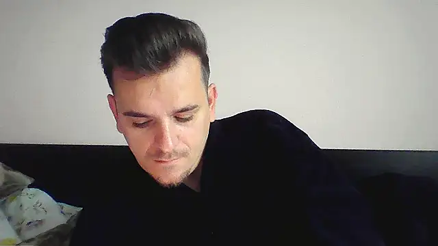 Snapshot of Huge_cock22cm chatting on October 27, 2025, 6:06 am Huge cock22cm online show from October 27, 2025, 6:06 am